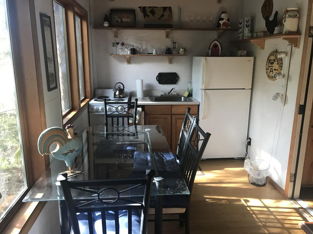 Bed and Breakfast Holly Lane Gardens Bainbridge Island Екстер'єр фото